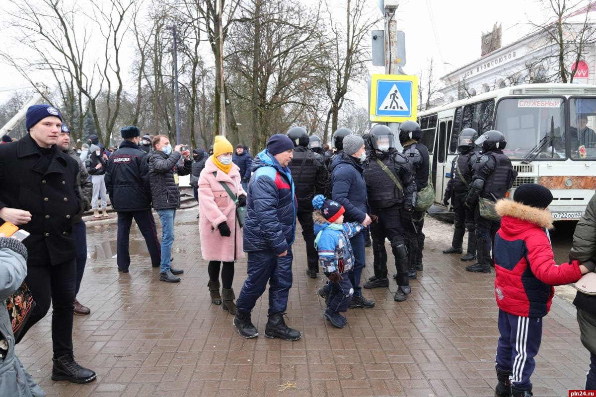 Сегодняшние новости пскова. Несанкционированный митинг. Протесты в Пскове. Митинг Псков. Незаконные митинги.