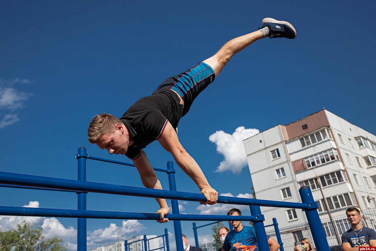 Спорт псков. Спортивные стадионы Псков. Спортивная 5а Псков. Спортивная 15 Псков.