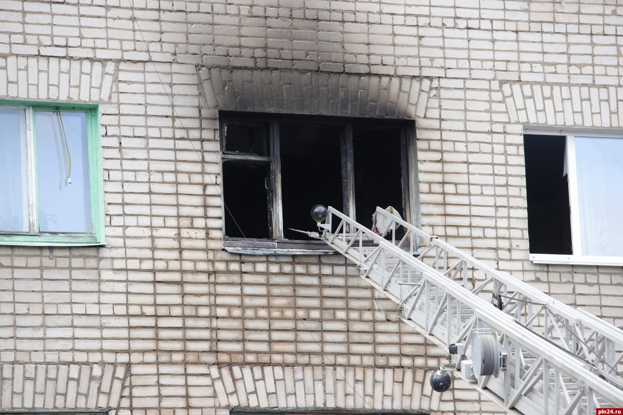 В Пскове горит общежитие на улице Киселева. ФОТО | 06.08.2021 | Псков -  БезФормата