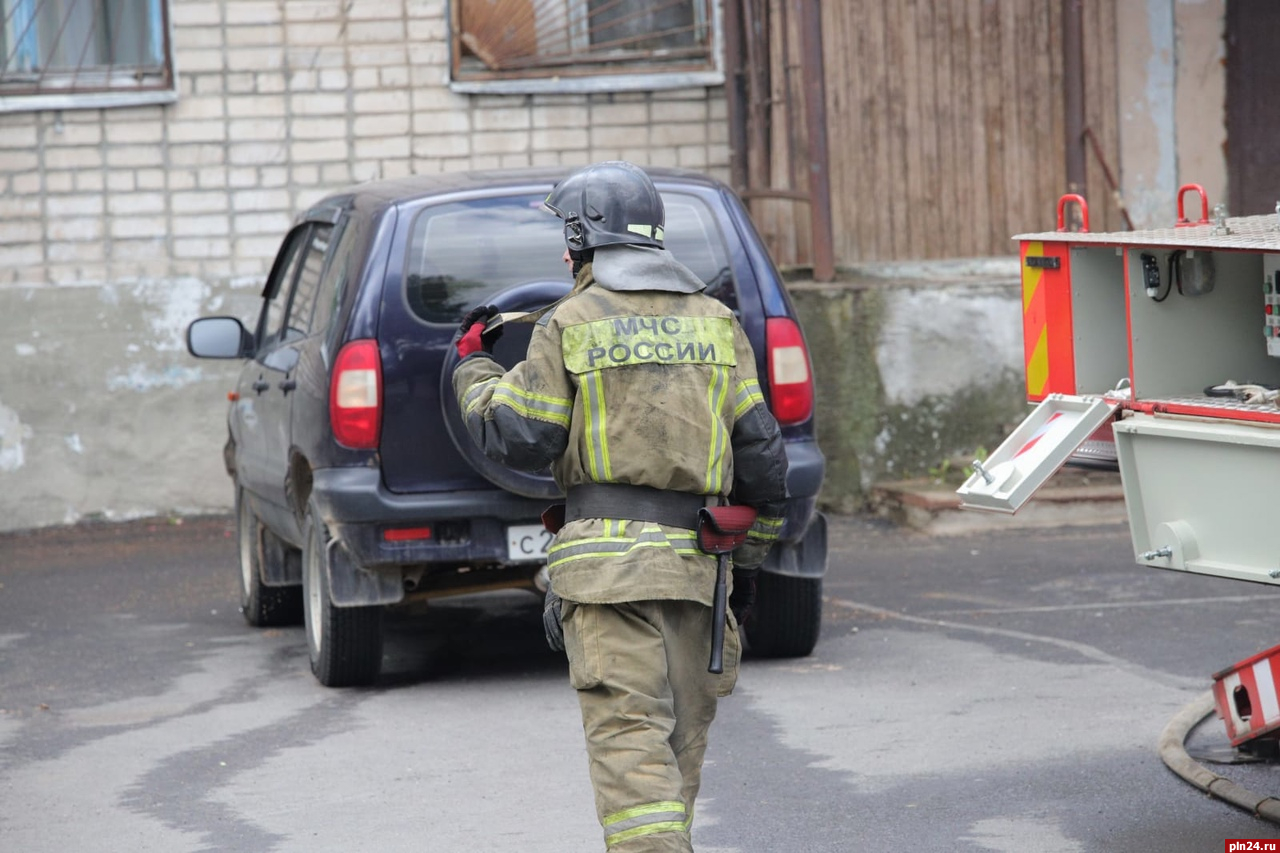 В Пскове горит общежитие на улице Киселева. ФОТО | 06.08.2021 | Псков -  БезФормата