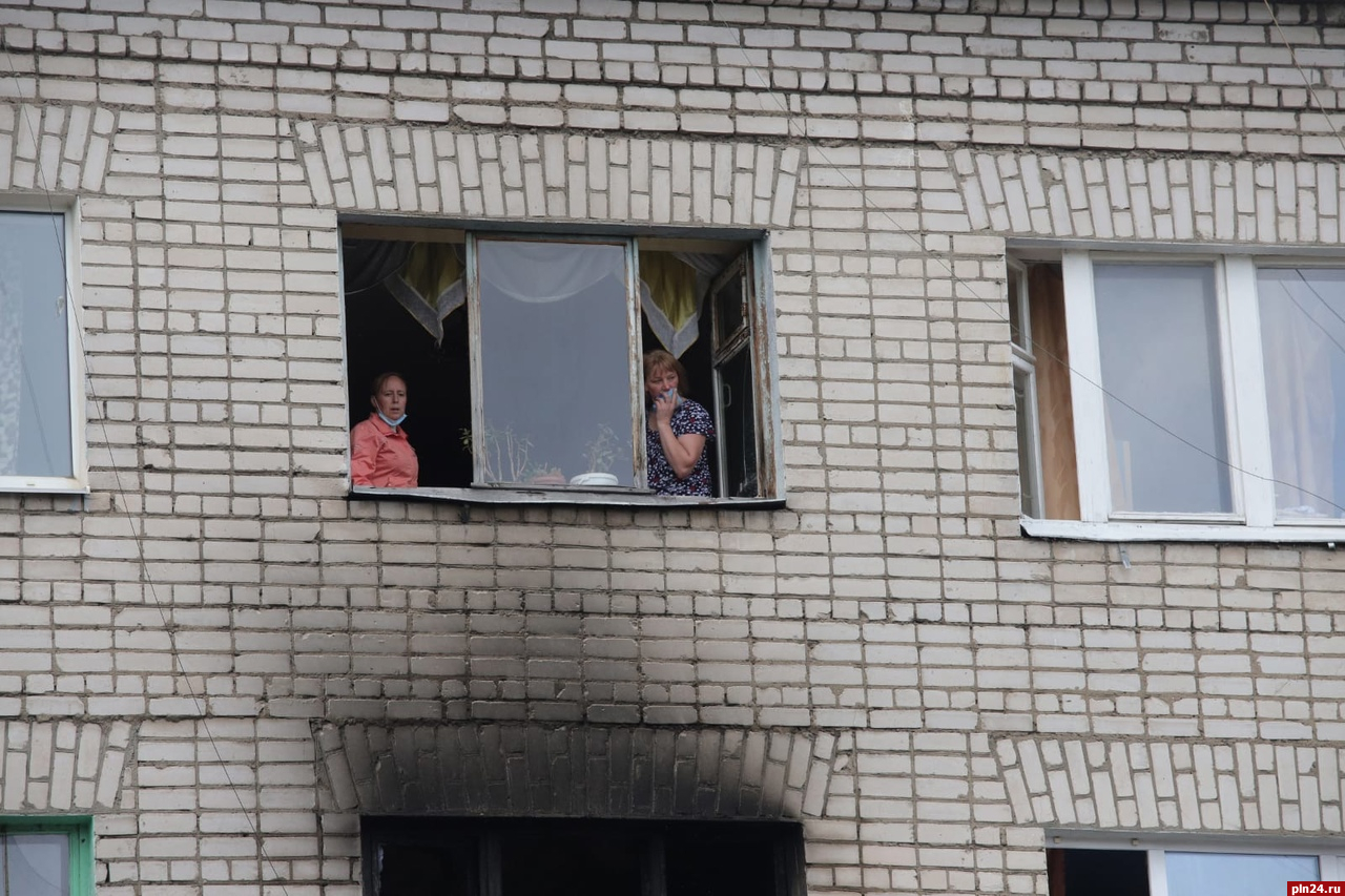 В Пскове горит общежитие на улице Киселева. ФОТО | 06.08.2021 | Псков -  БезФормата