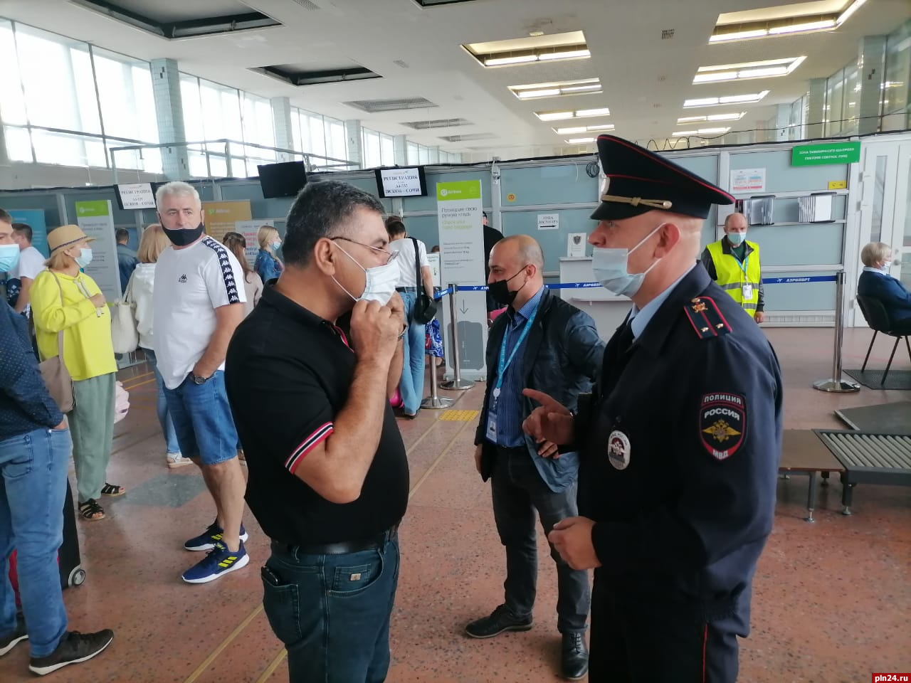 Нарушения запрета на курение в псковском аэропорту выявила полиция |  13.08.2021 | Псков - БезФормата