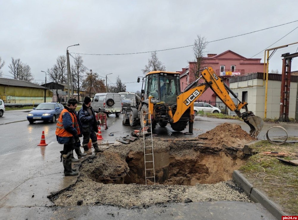 Горводоканал вологда. Фото трубы на улице. Труба на улице.