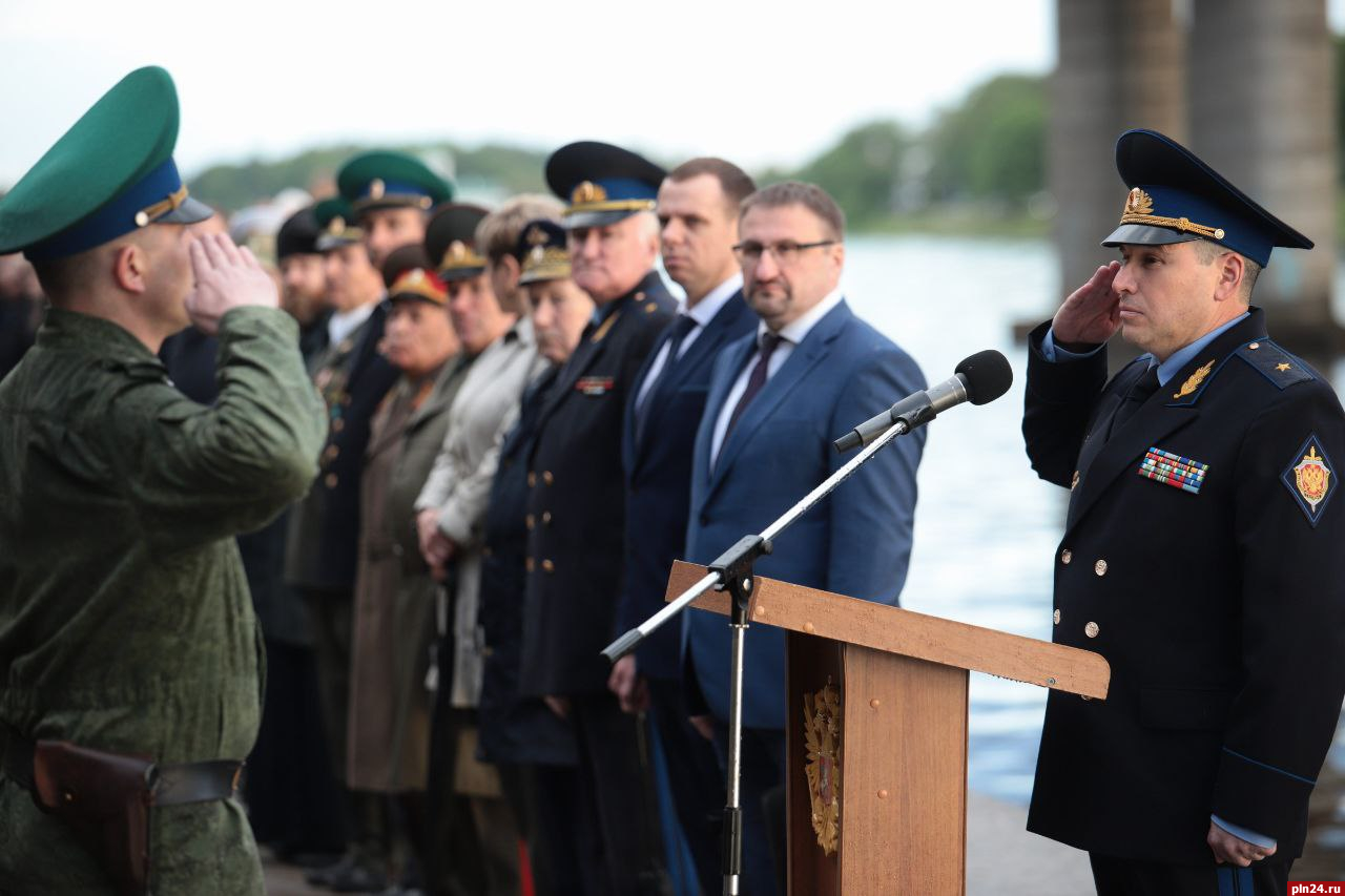 Торжественная церемония развода пограничных нарядов проходит в Пскове. ФОТО  | 27.05.2022 | Псков - БезФормата