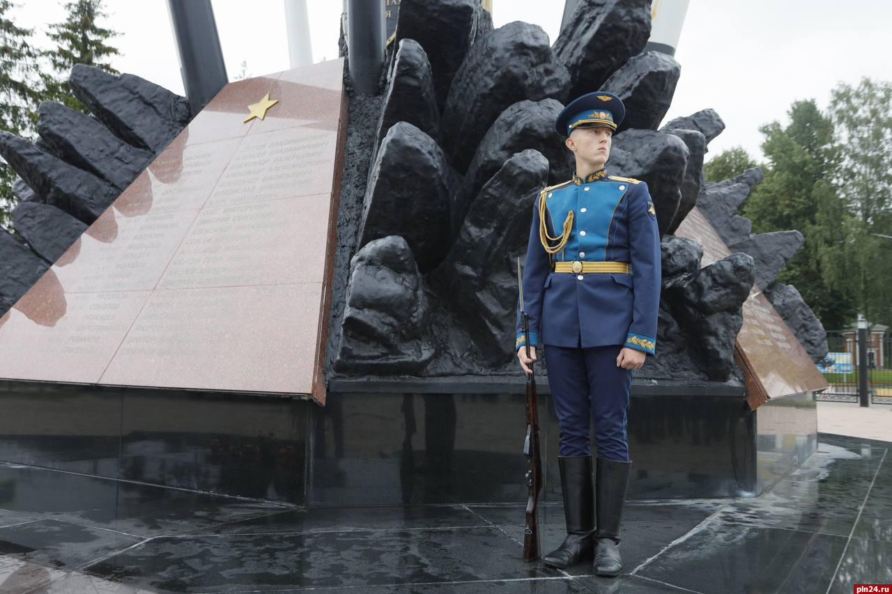 Памятник десантникам