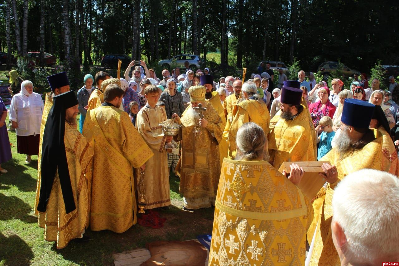 14 Августа служба в храме. Храм Петушки богослужение. Храм святителя Николая в Жилетово. Настоятель храма в Кодинске.