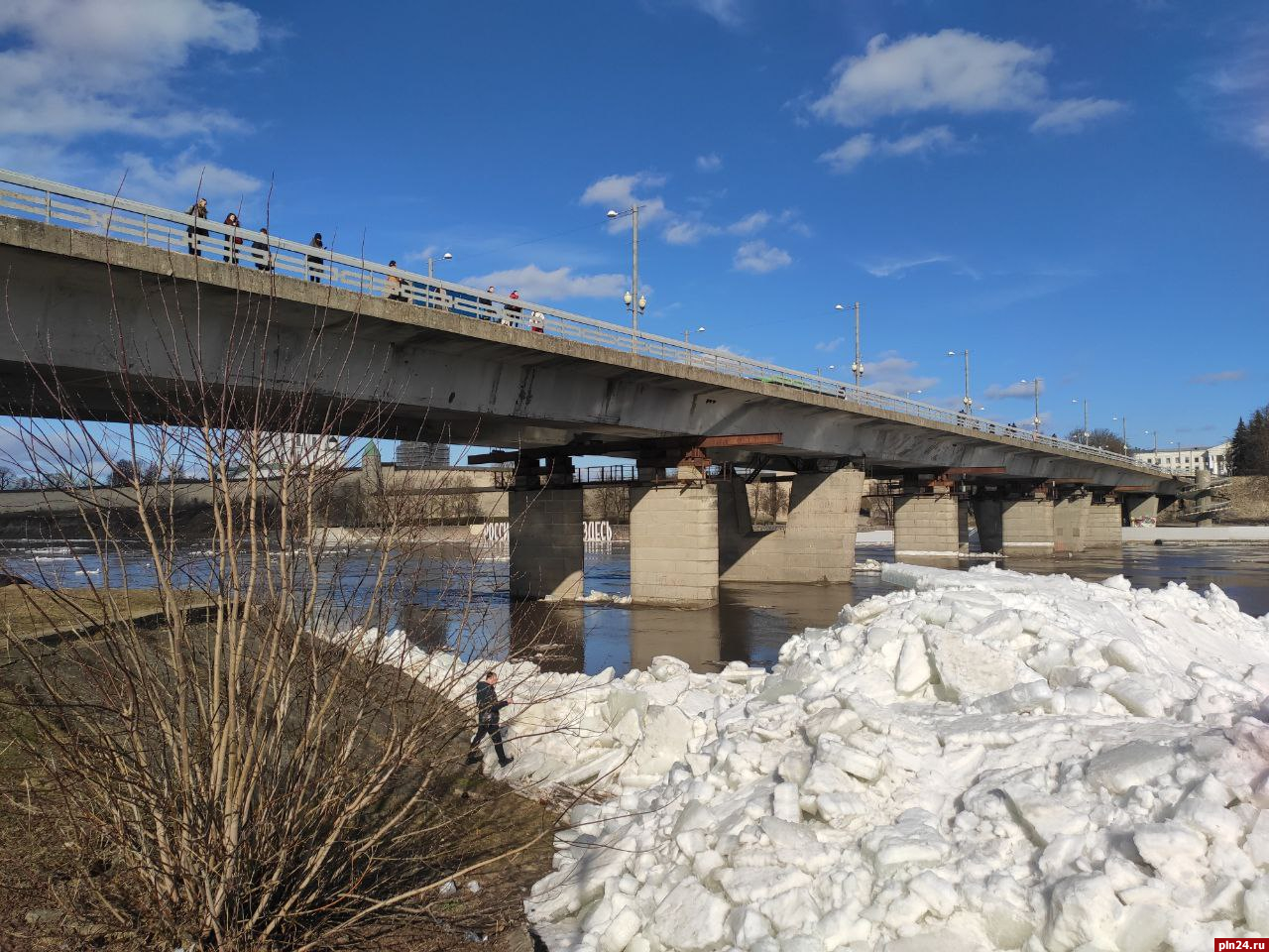 Река Великая вышла из берегов в Пскове. ФОТО | 24.03.2023 | Псков -  БезФормата