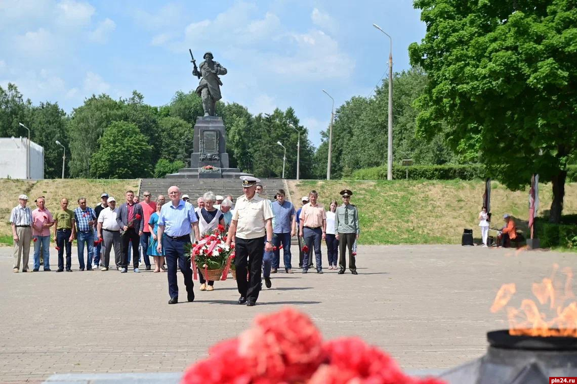 День памяти и скорби отметили в Великих Луках | 22.06.2023 | Псков -  БезФормата