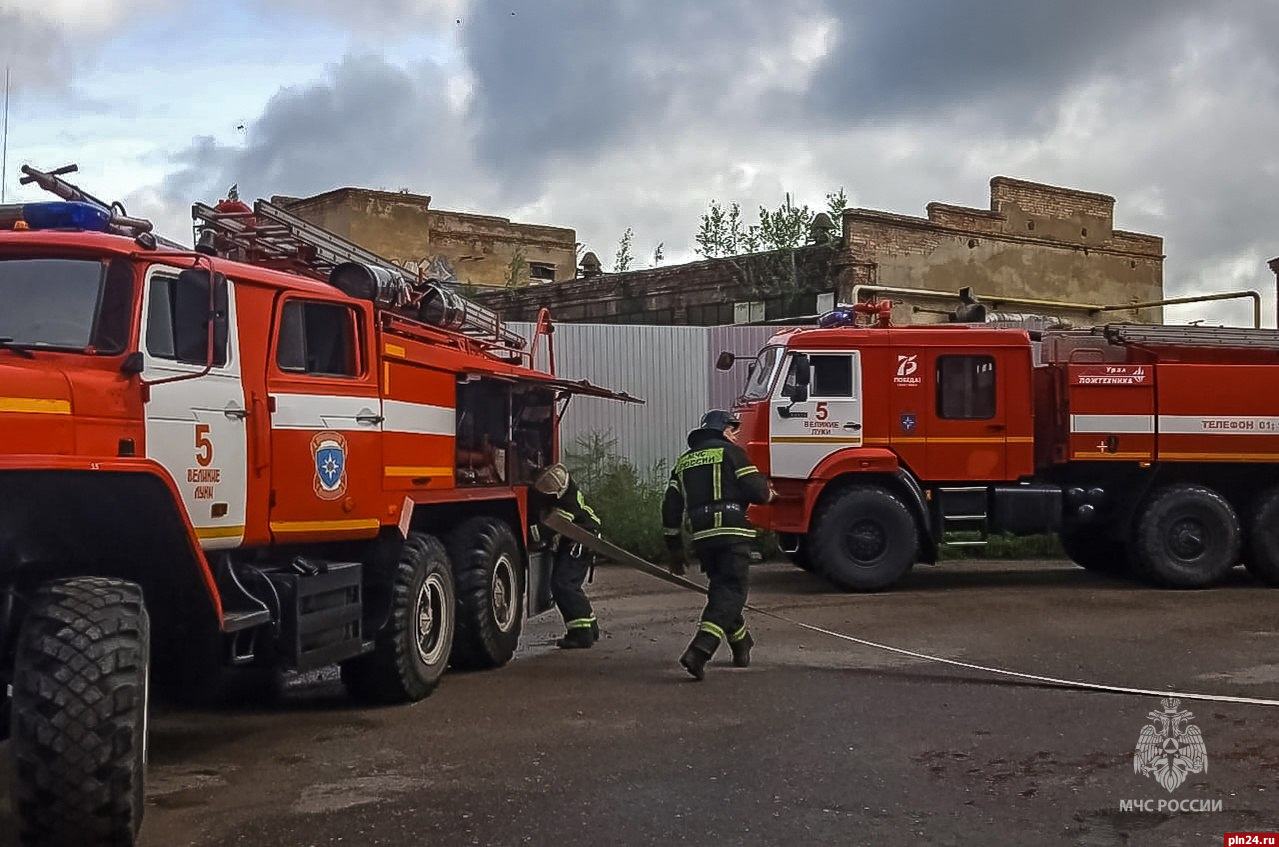 Пожарно-тактическое учение прошло в торговом центре в Великих Луках. ФОТО |  23.08.2023 | Псков - БезФормата