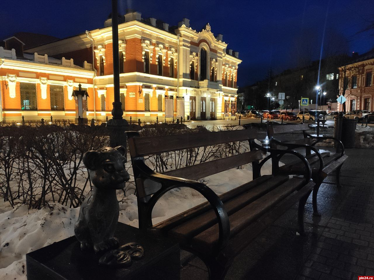 Скульптуры барсиков появились на улицах Пскова. ФОТО | 19.12.2023 | Псков -  БезФормата