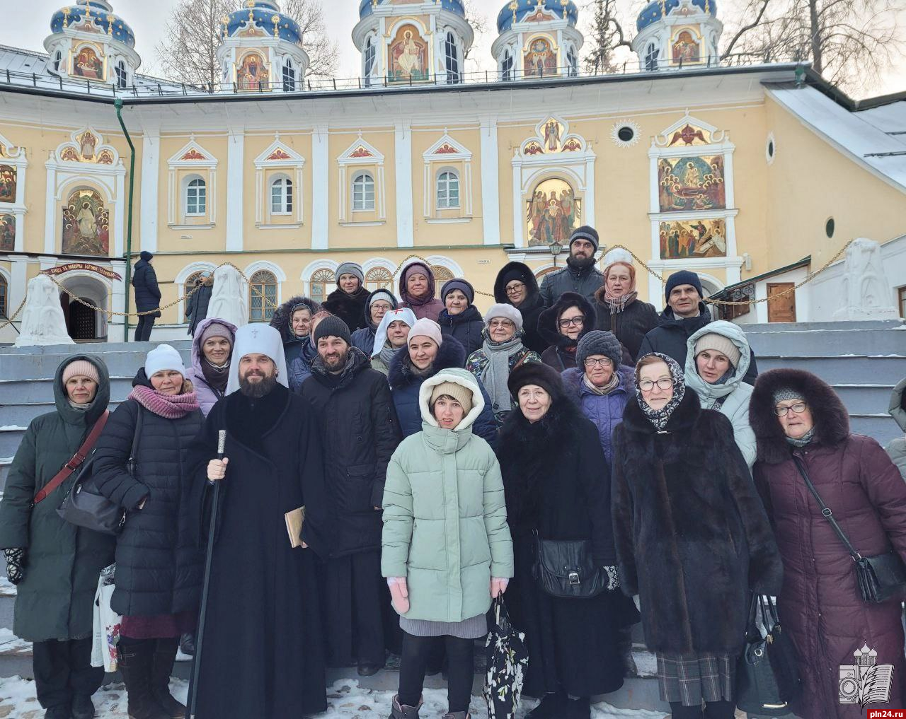 Митрополит Арсений встретился с сестрами милосердия | 03.01.2024 | Псков -  БезФормата