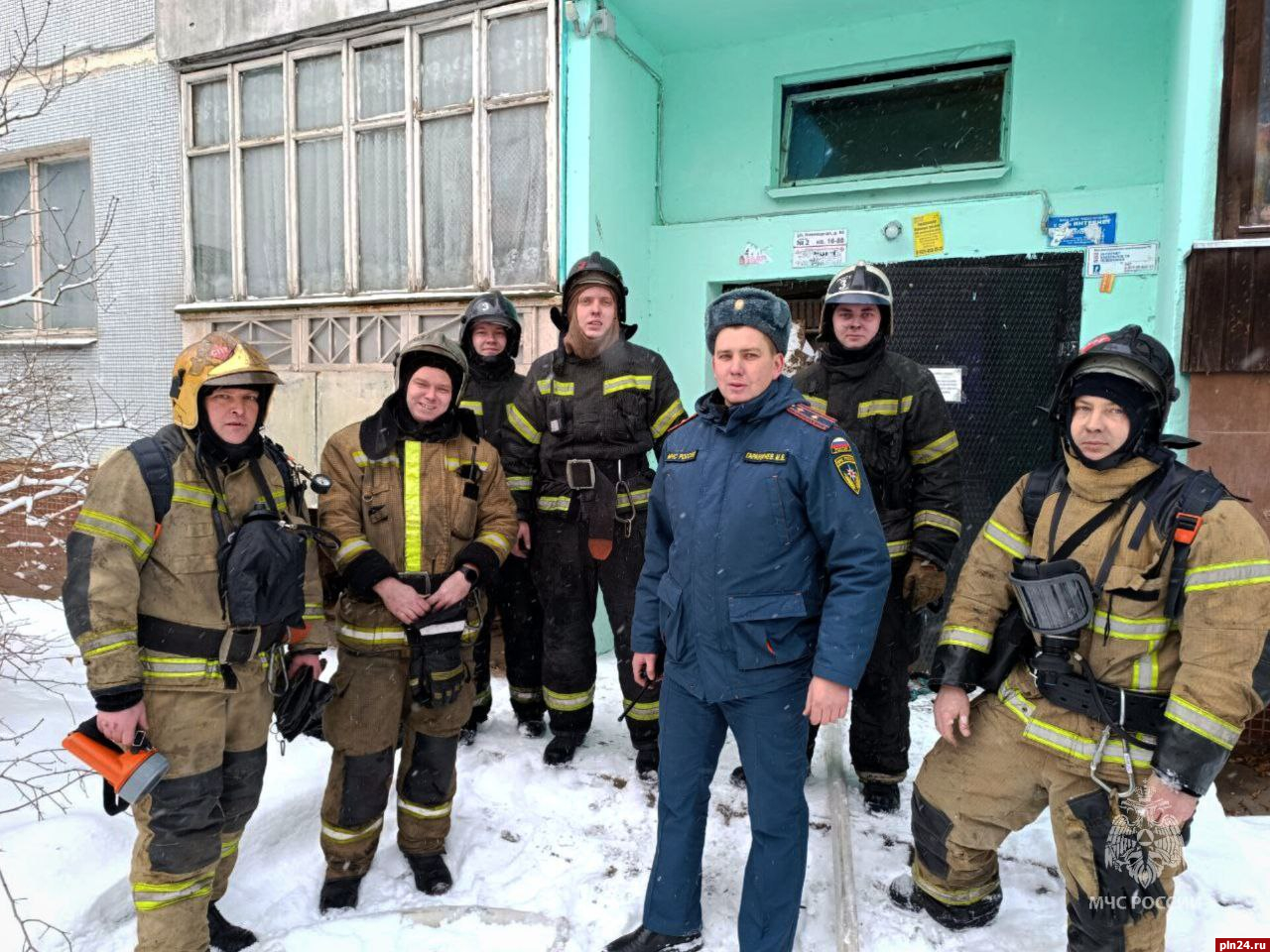 Одного ребенка и еще троих человек спасли пожарные на улице Инженерной в  Пскове | 16.01.2024 | Псков - БезФормата