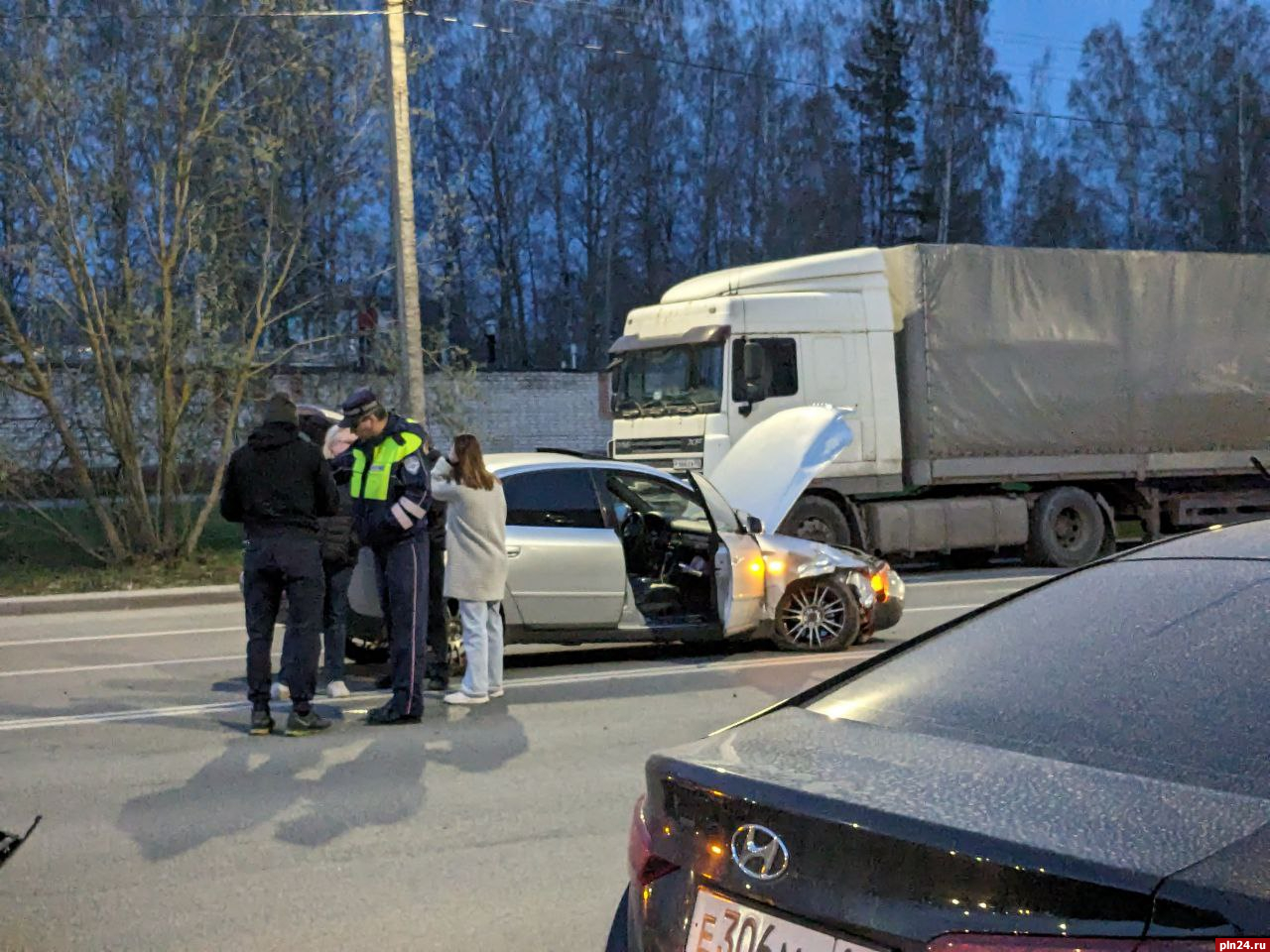 Ford и Haval столкнулись на улице Рокоссовского в Пскове | 12.04.2024 |  Псков - БезФормата