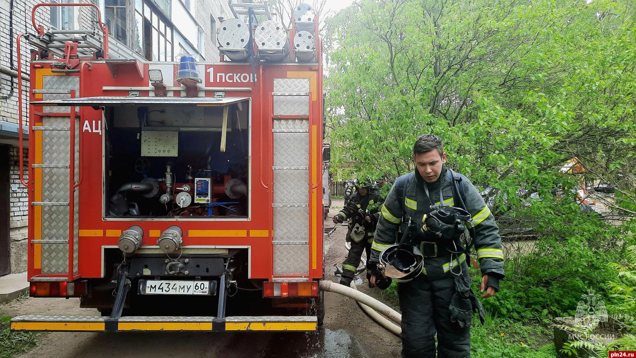 Пожар в квартире многоэтажки на улице Бастионной потушили в Пскове |  13.05.2024 | Псков - БезФормата