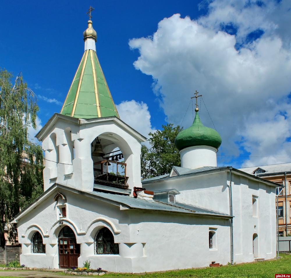 Храм преполовения пятидесятницы псков фото