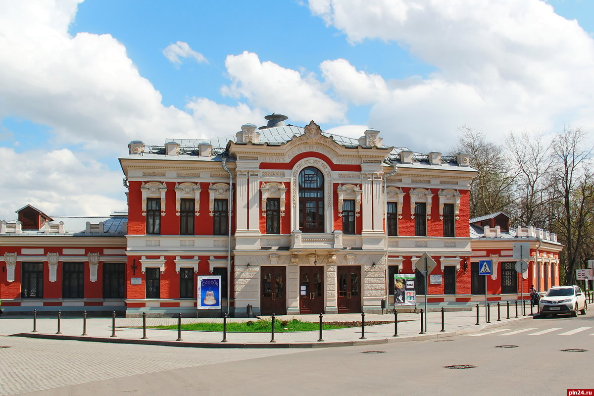 пушкинский театр основная сцена