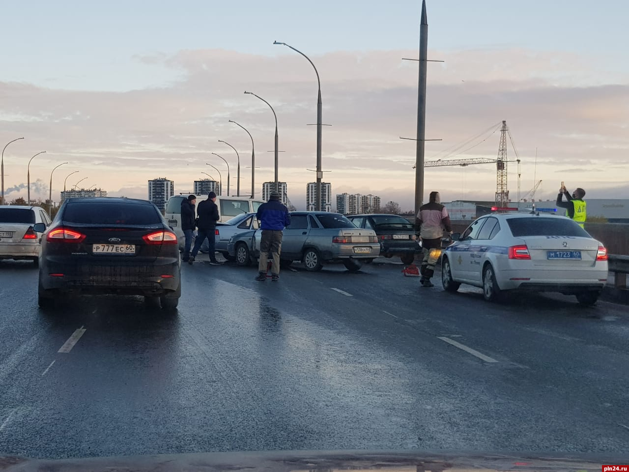 мост александра невского псков