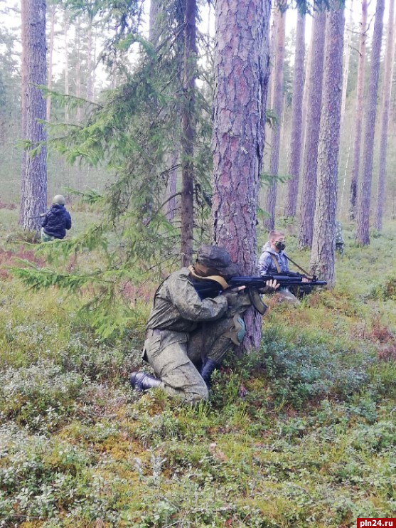 Смена псков. Детские лагеря в Псковской области Вымпел шторм. Лагеря в Псковской области.