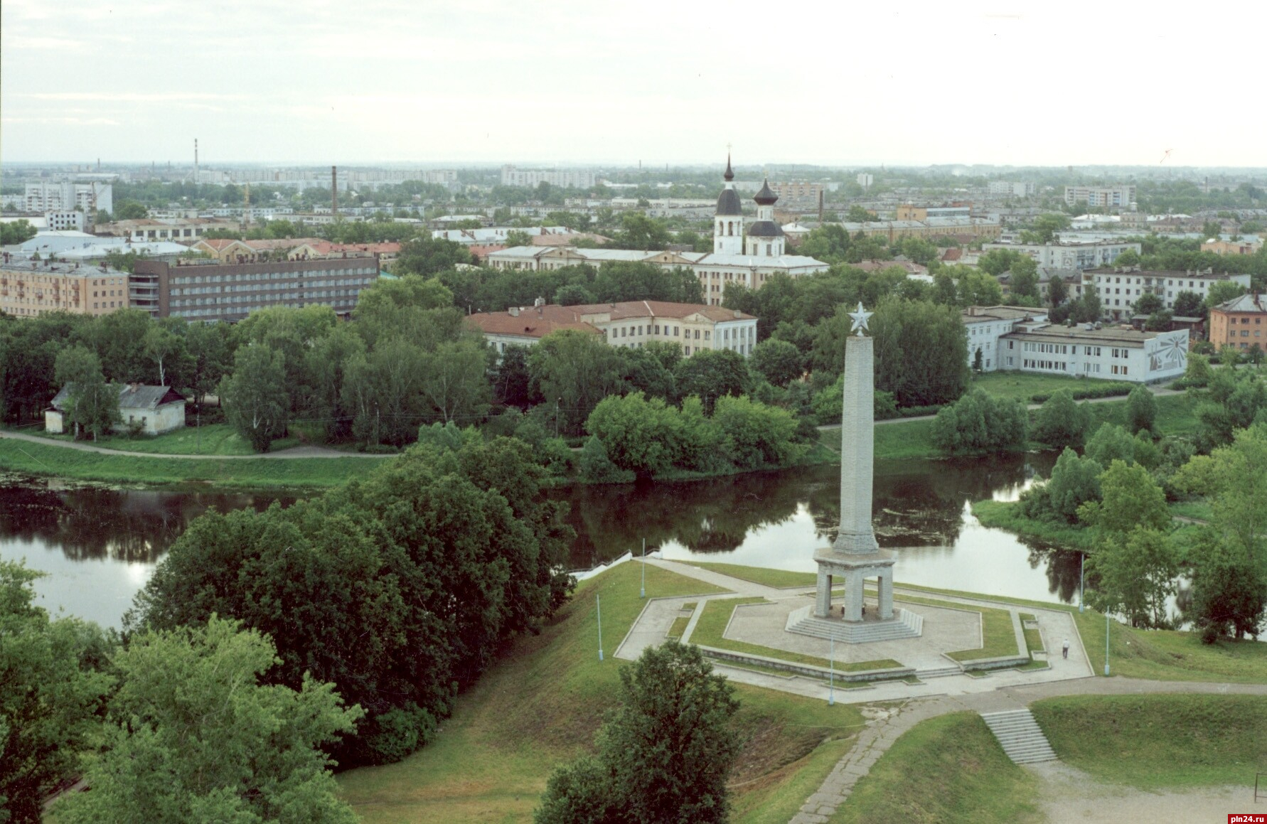 Старые луки город. Город Великие Луки. Достопримечательности г. Великие Луки. Набережная Великие Луки. Великие Луки презентация.