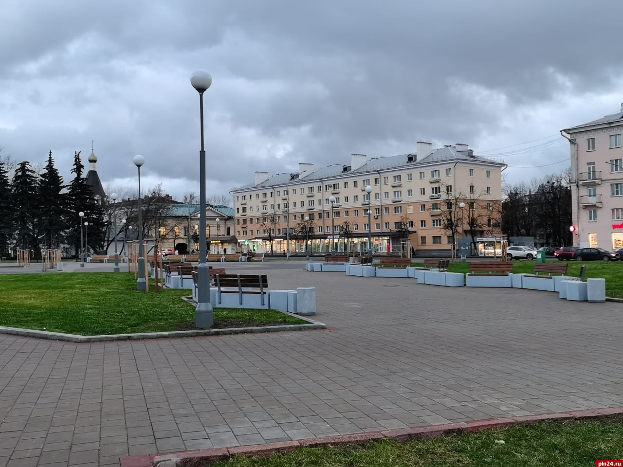 Псков октябрьская площадь