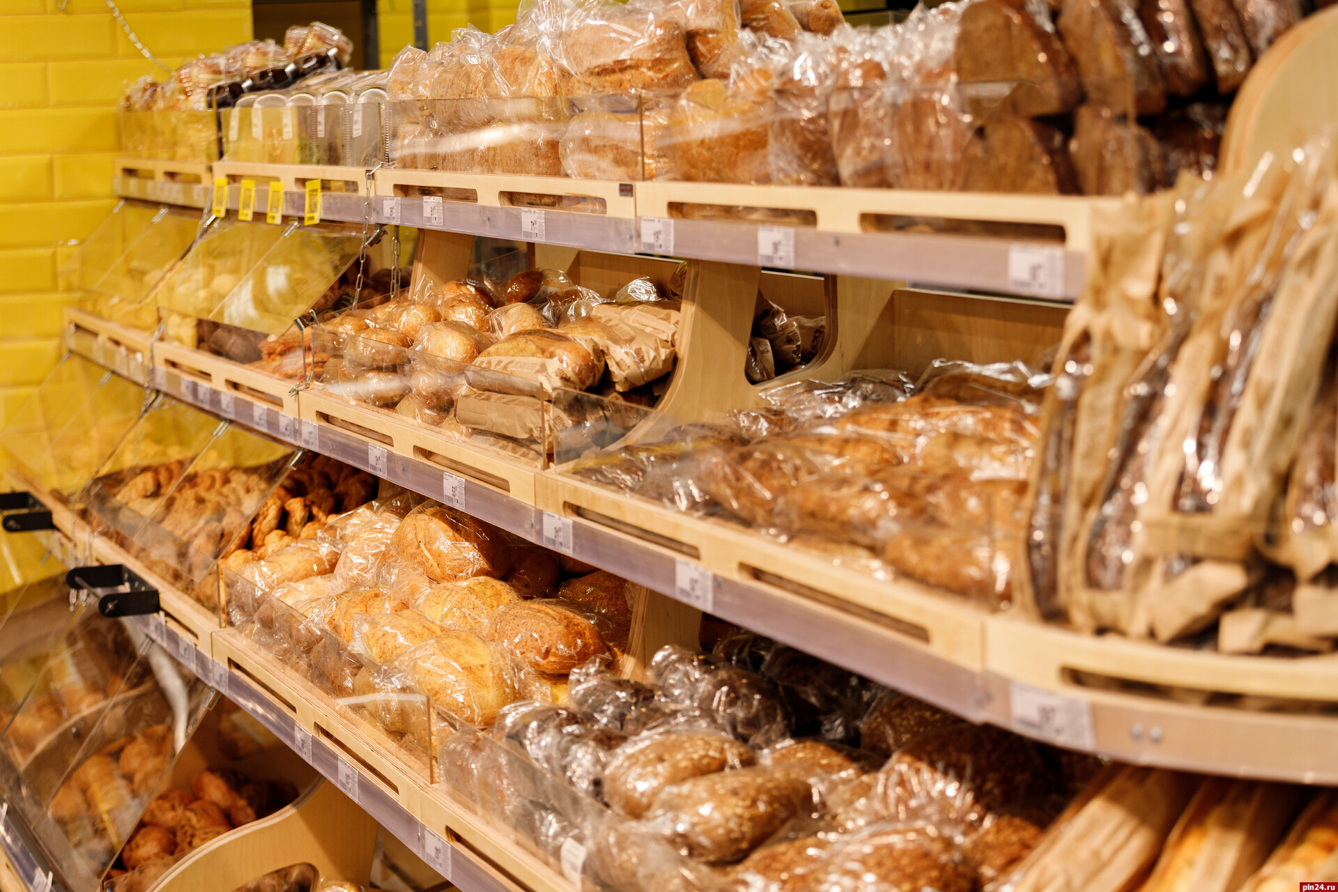 Великолучанка купила в сетевом магазине «завтрашний» хлеб