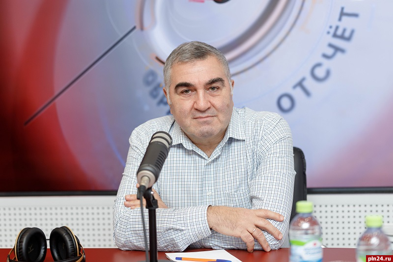 Армен Мнацаканян поддержал предложение поставить оружие в ДНР и ЛНР