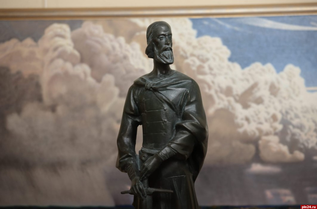 Выставка с макетом будущего памятника Довмонту открылась в Пскове
