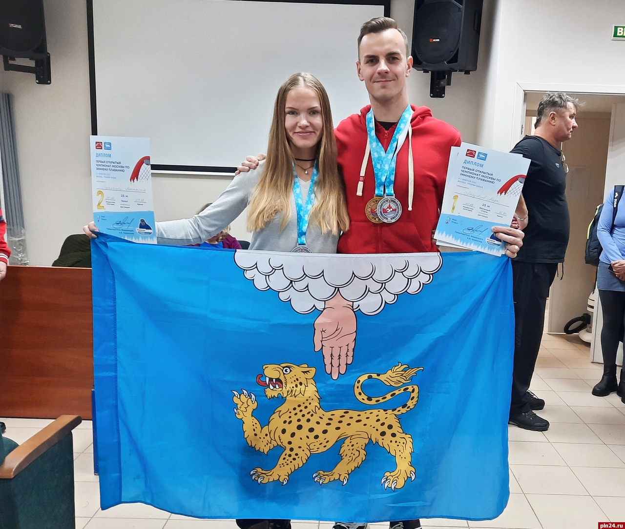 Псковские зимние пловцы привезли с чемпионата Москвы золотую и серебряные медали