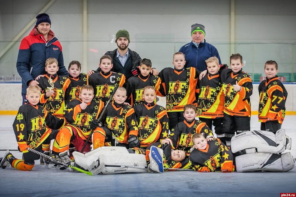 Псковские хоккеисты одержали победу на турнире в Казани