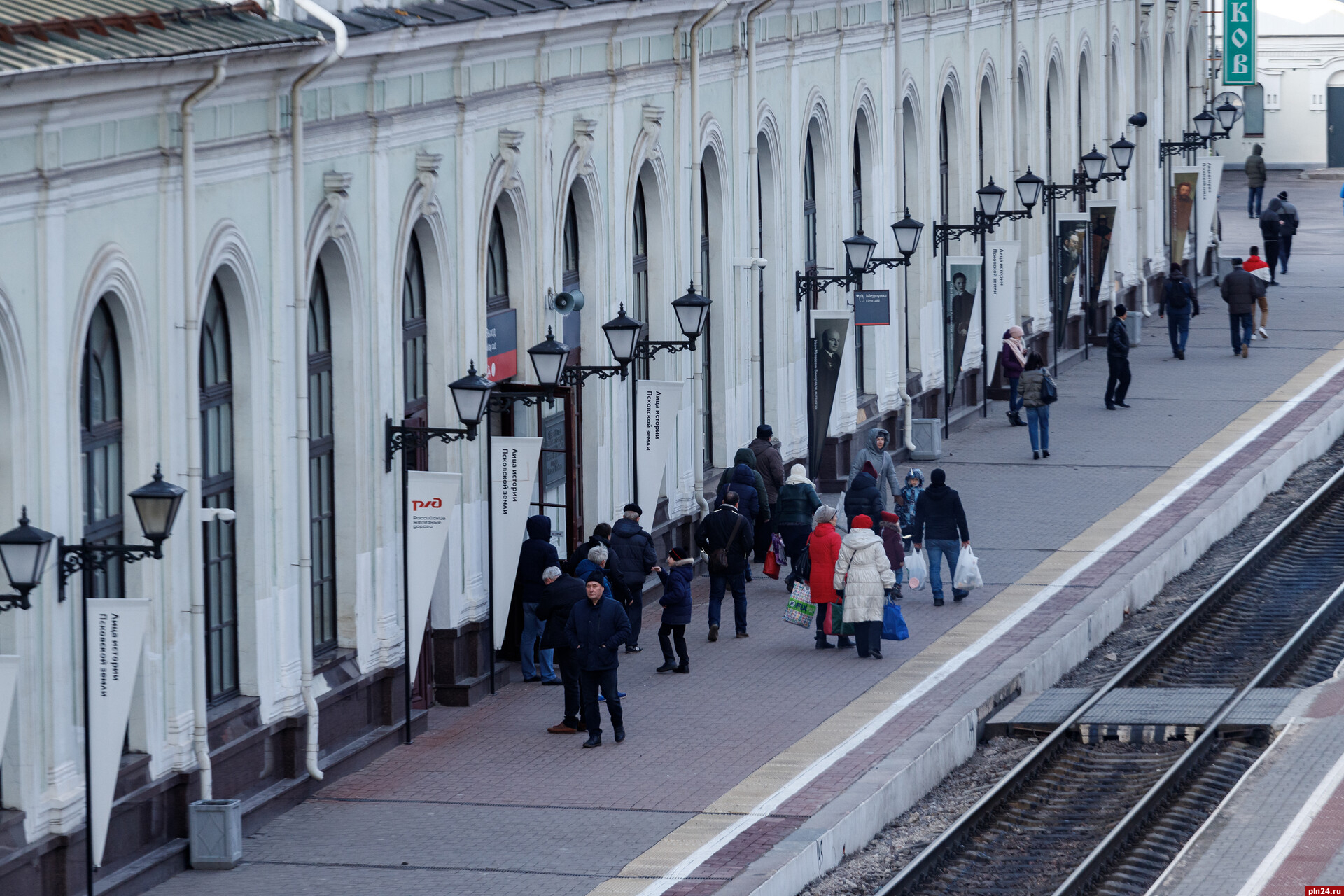 Комплексную дезинфекцию провели на железнодорожном вокзале Пскова