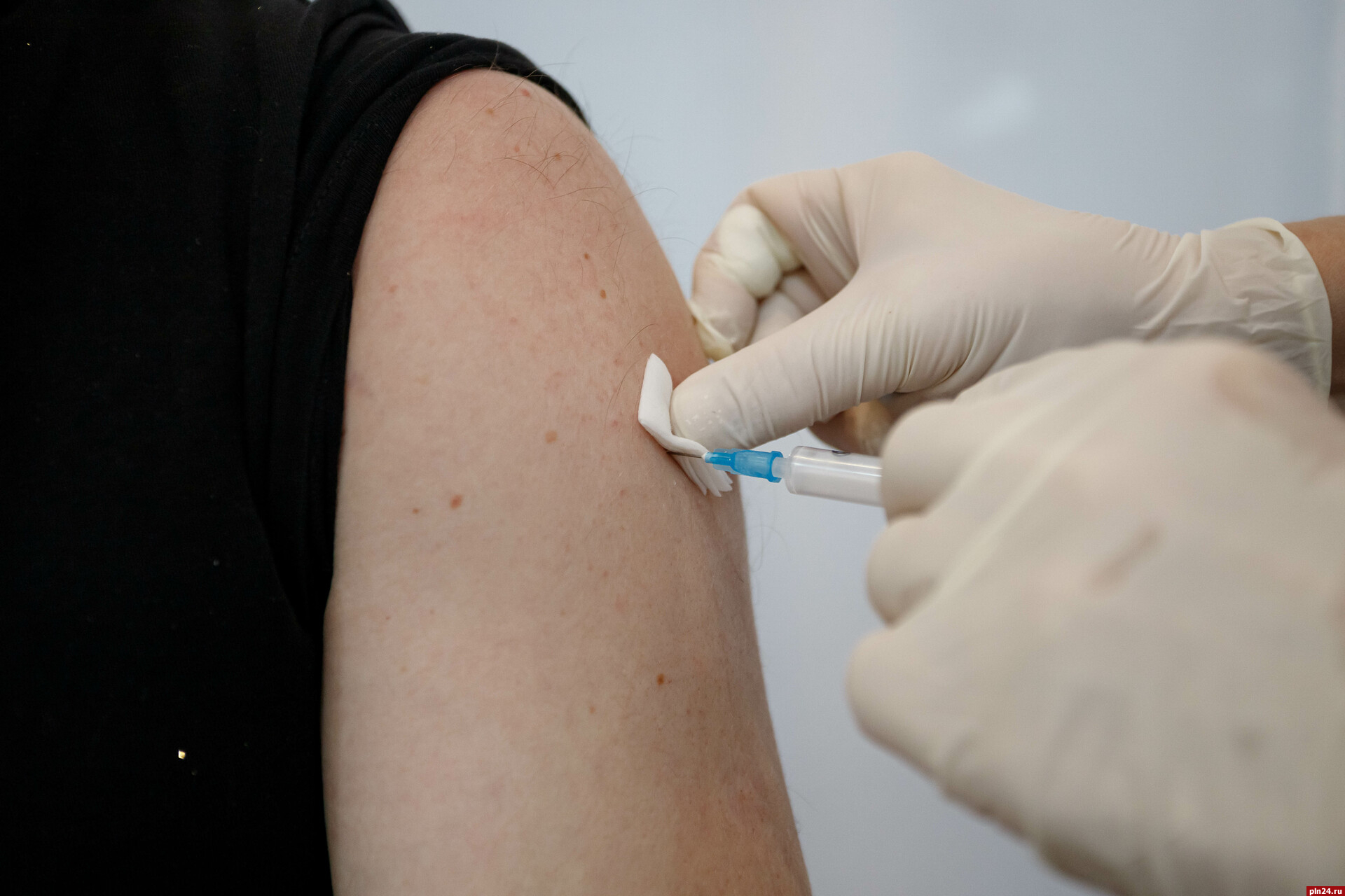 В Псковской области использовали более 80% вакцины от COVID-19