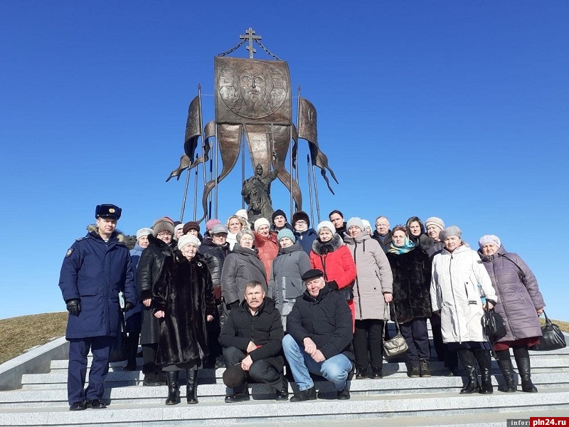 Родственники бойцов 6-й роты посетили монумент в Самолве