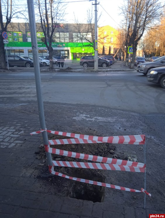 В Пскове готовятся установить светофор на перекрестке улиц Некрасова и Карла Маркса