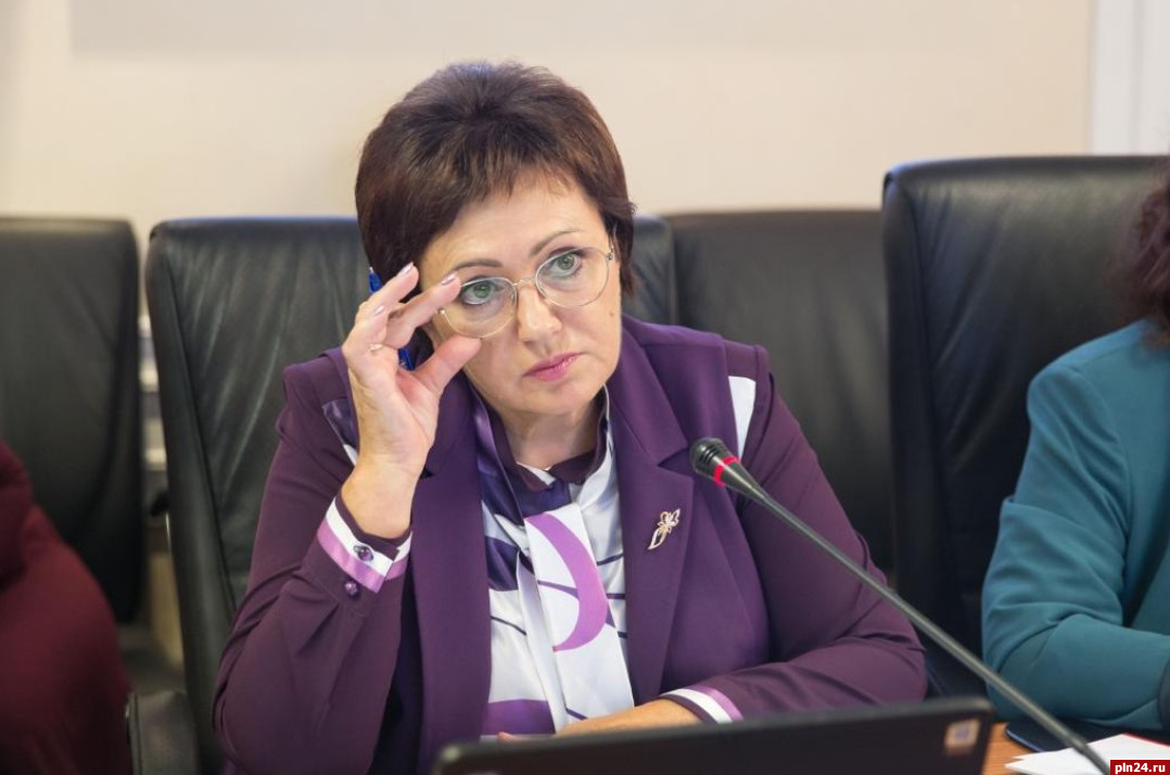 Жители Псковской области обратились к Елене Бибиковой по вопросам здравоохранения