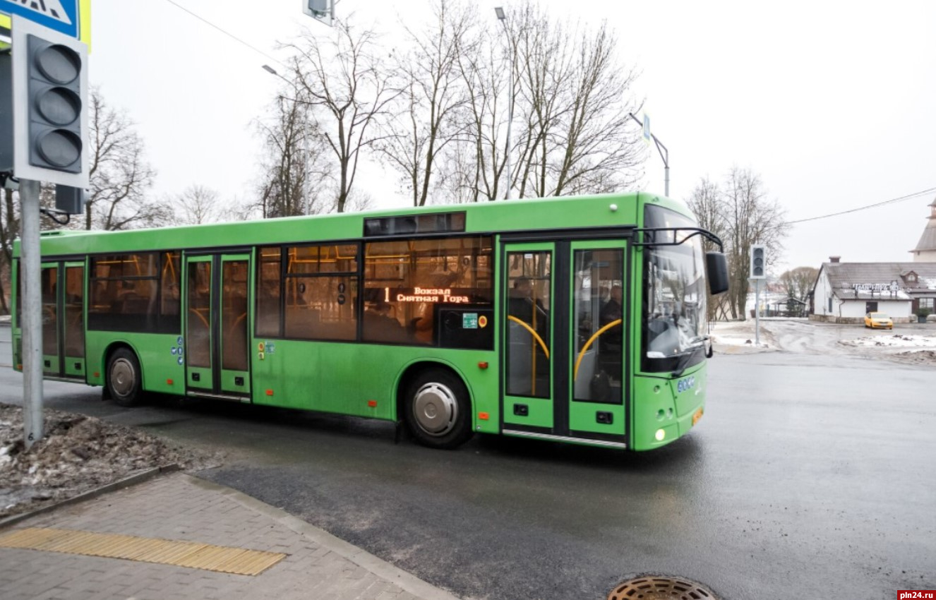 В городских автобусах в Пскове будет невозможно оплатить проезд смартфоном