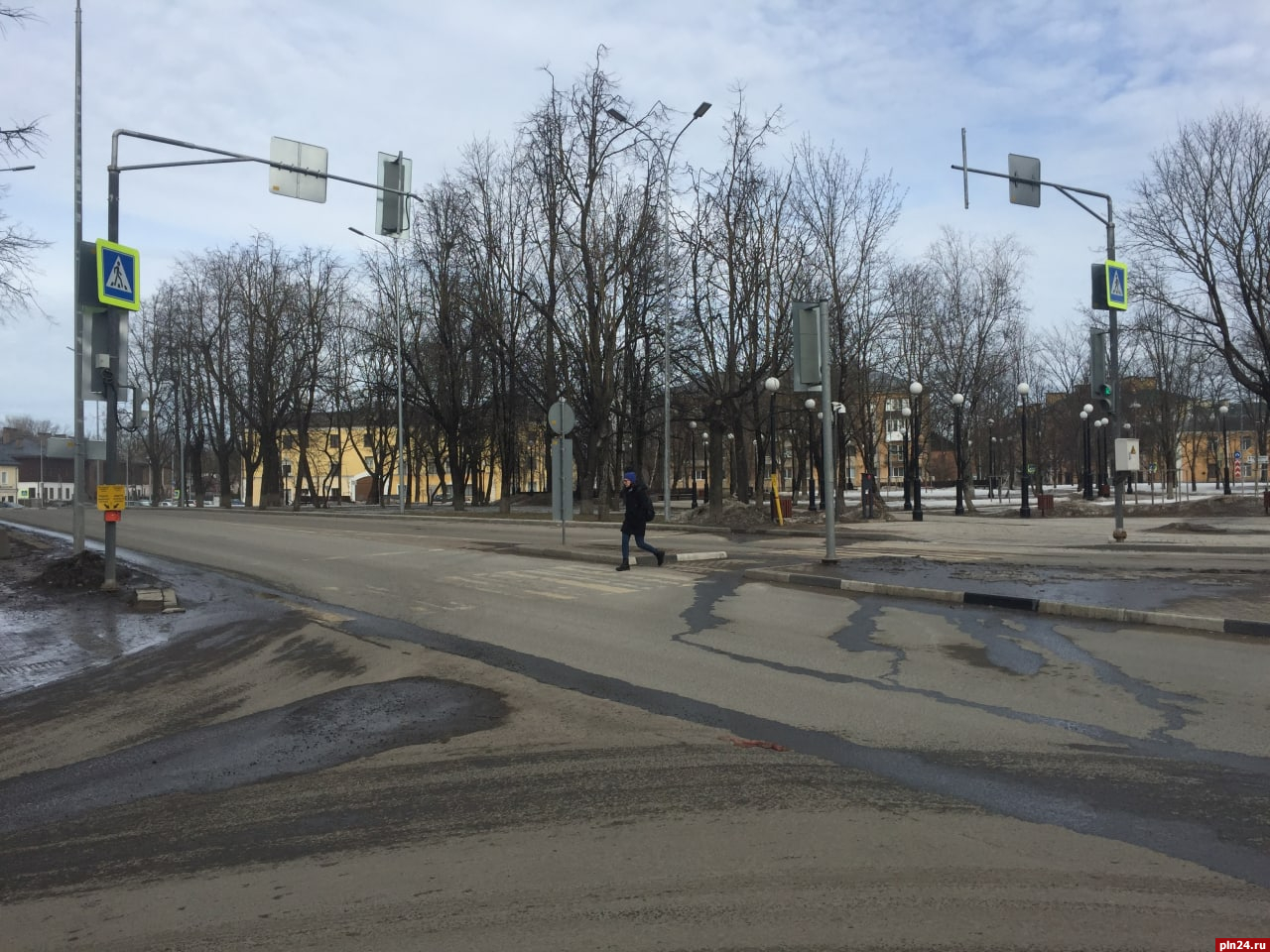 Автолюбители предлагают отключить ряд светофоров на улице Поземского в Пскове