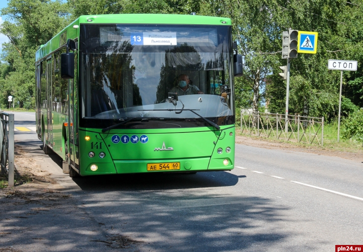 В Великих Луках изменится расписание автобусов на нескольких маршрутах