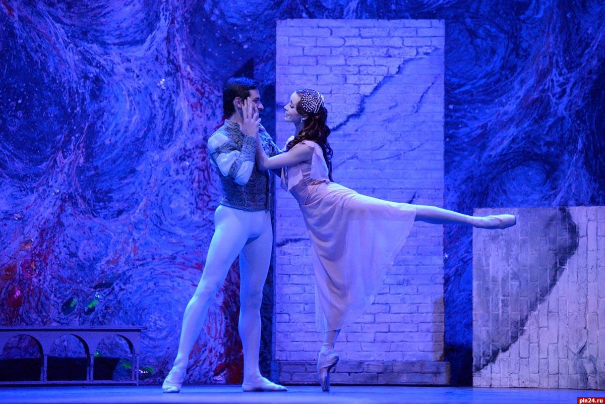 «Любовь никогда не перестает»: на псковской сцене впервые показали балет Сергея Прокофьева «Ромео и Джульетта»