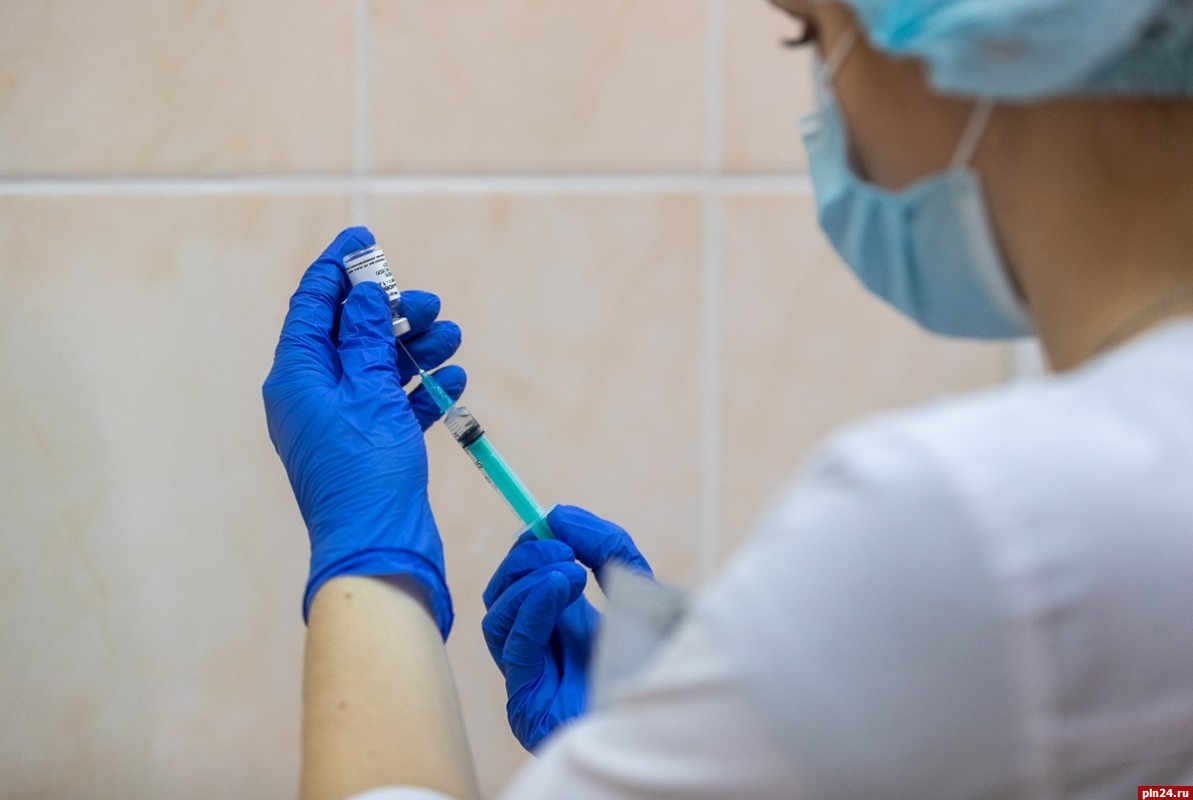 Более 250 псковичей привились первым компонентом вакцины от коронавируса