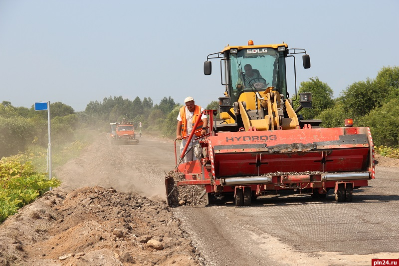 175 километров дорог за год планируют привести в порядок в Псковской области