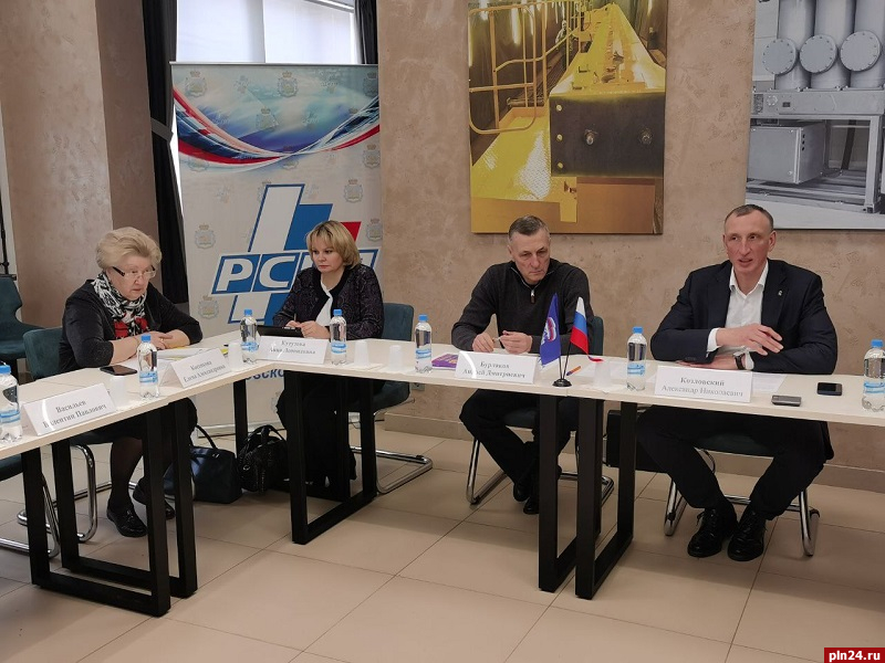 Более полутора тысяч сотрудников простаивающих предприятий трудоустроят в Псковской области