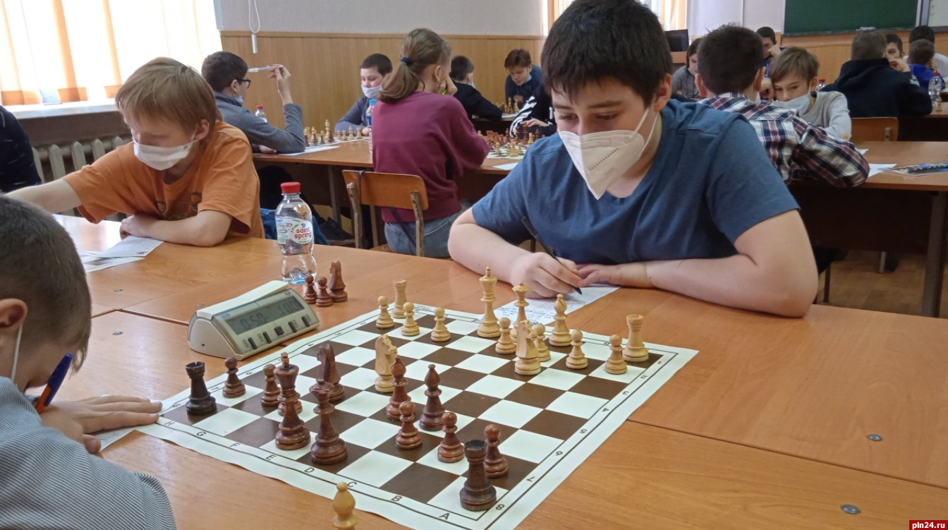 Третий этап соревнований по шахматам «Белая ладья» прошел в Пскове