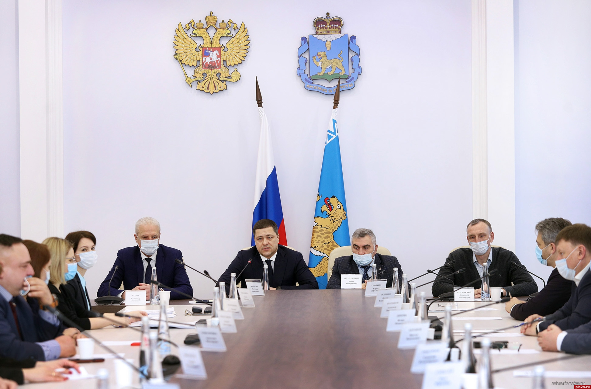 Единороссы областного Собрания обсудили с губернатором новую систему управления Пскова