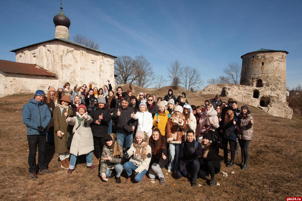 Петербургские студенты посетили Гремячую гору перед разработкой проектов ее сохранения