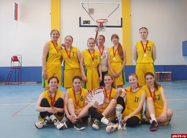 Баскетболисты Пскова стали победителями первенства области