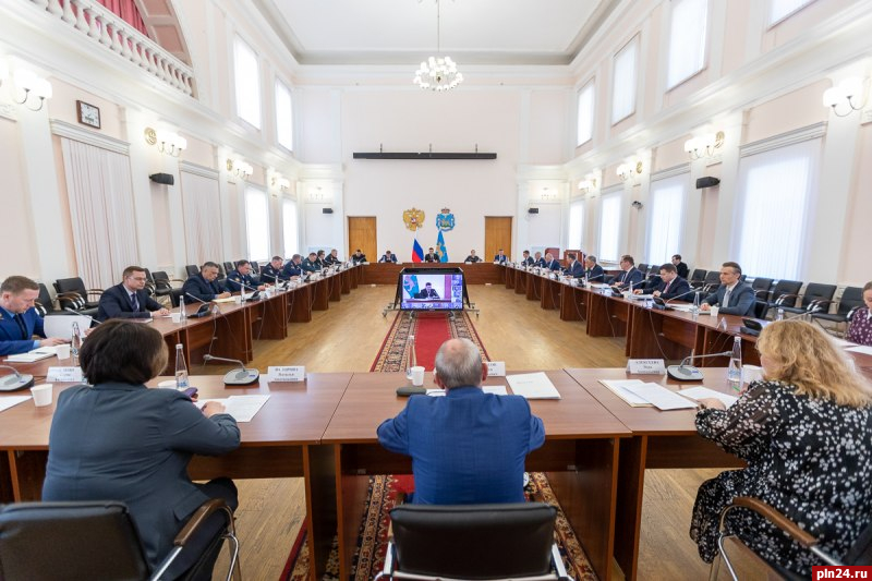Псковский губернатор потребовал обеспечить безопасность жителей в период майских праздников
