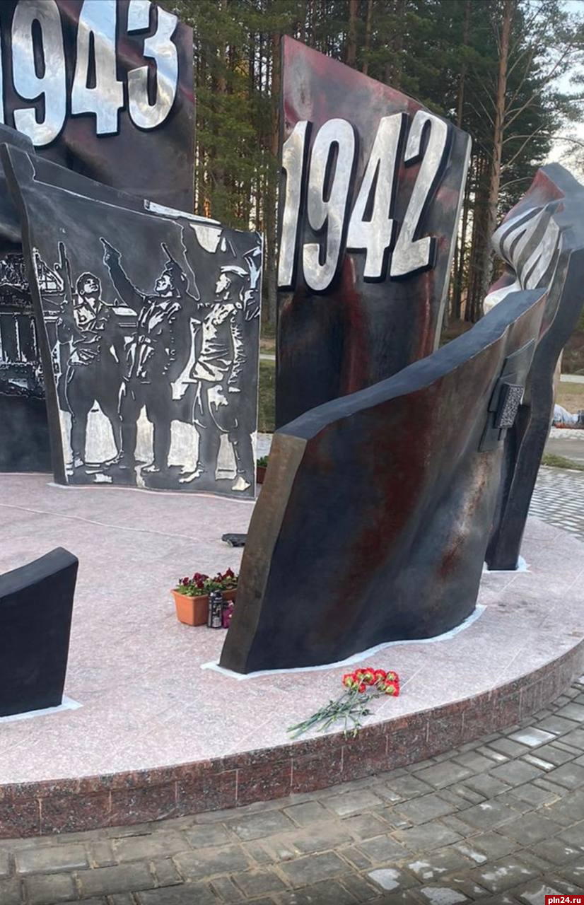 Губернатор опубликовал фотографию памятного знака «Зарождение Знамени Победы»