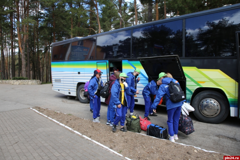 Участники международного патриотического похода прибыли в Псковскую область