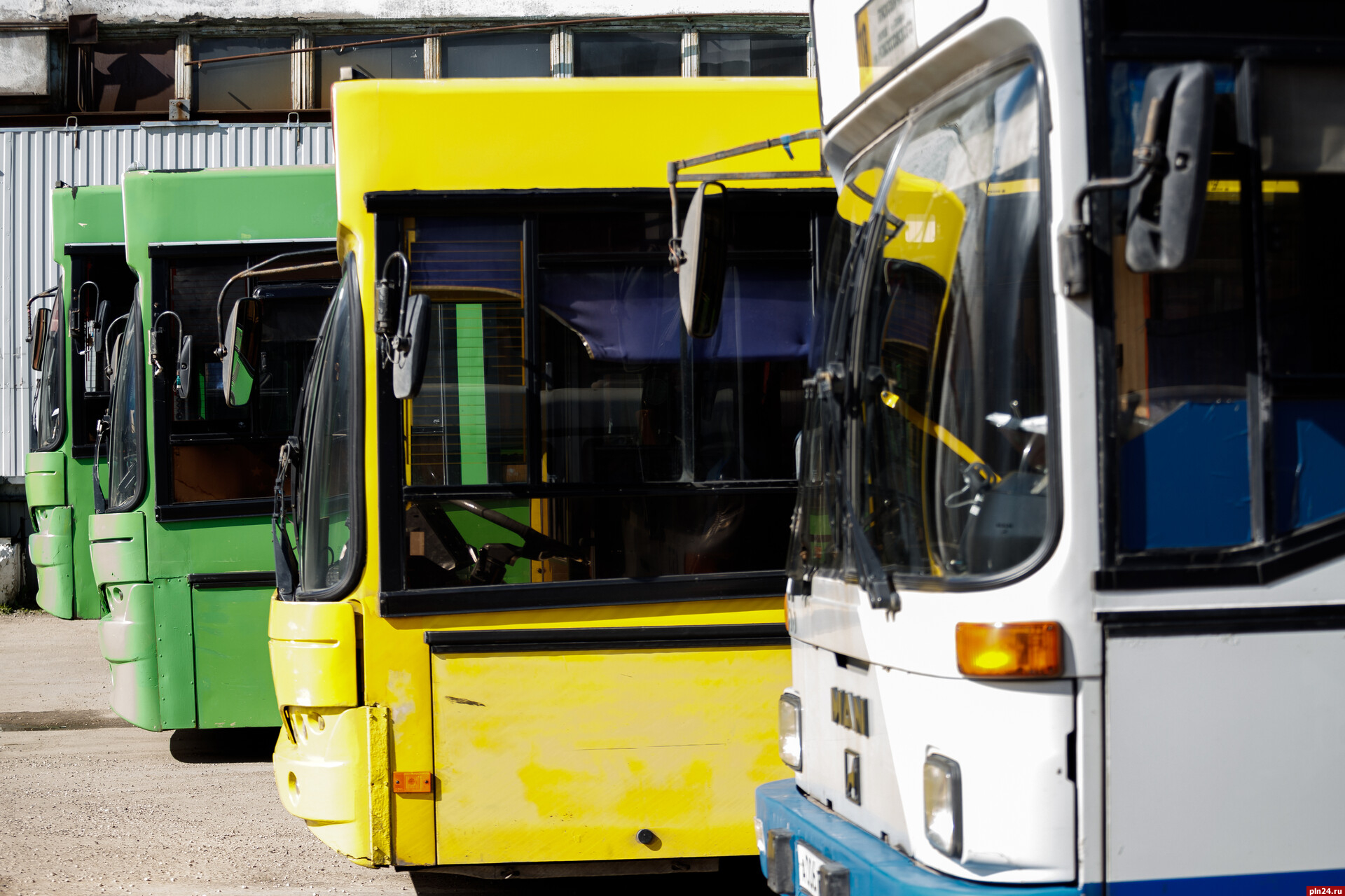 Проезд в псковских автобусах можно будет оплатить без кондуктора