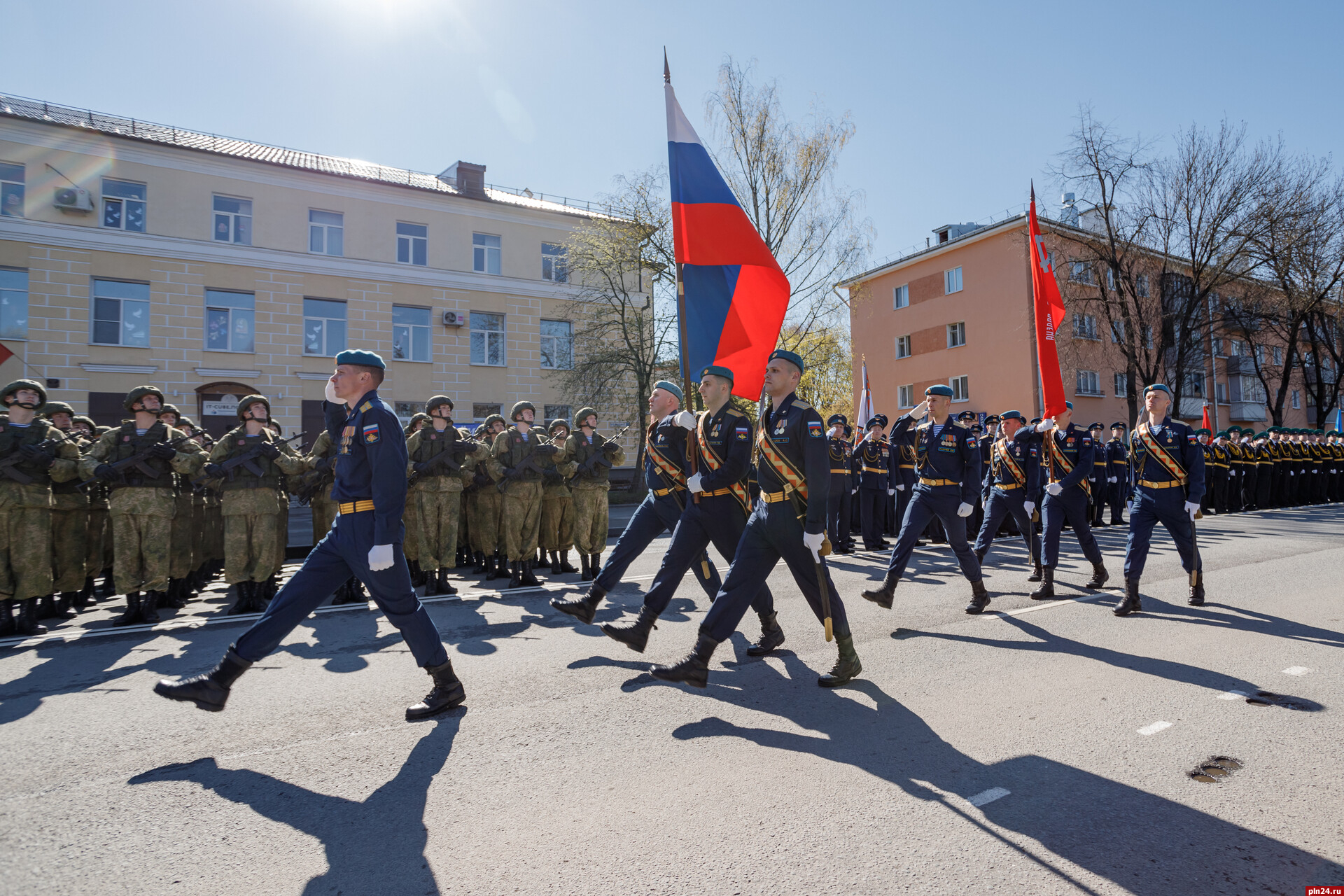 Парад Победы Псков. Парад 9 мая Псков. Парад Победы Кострома фото. Парад Омск 9.